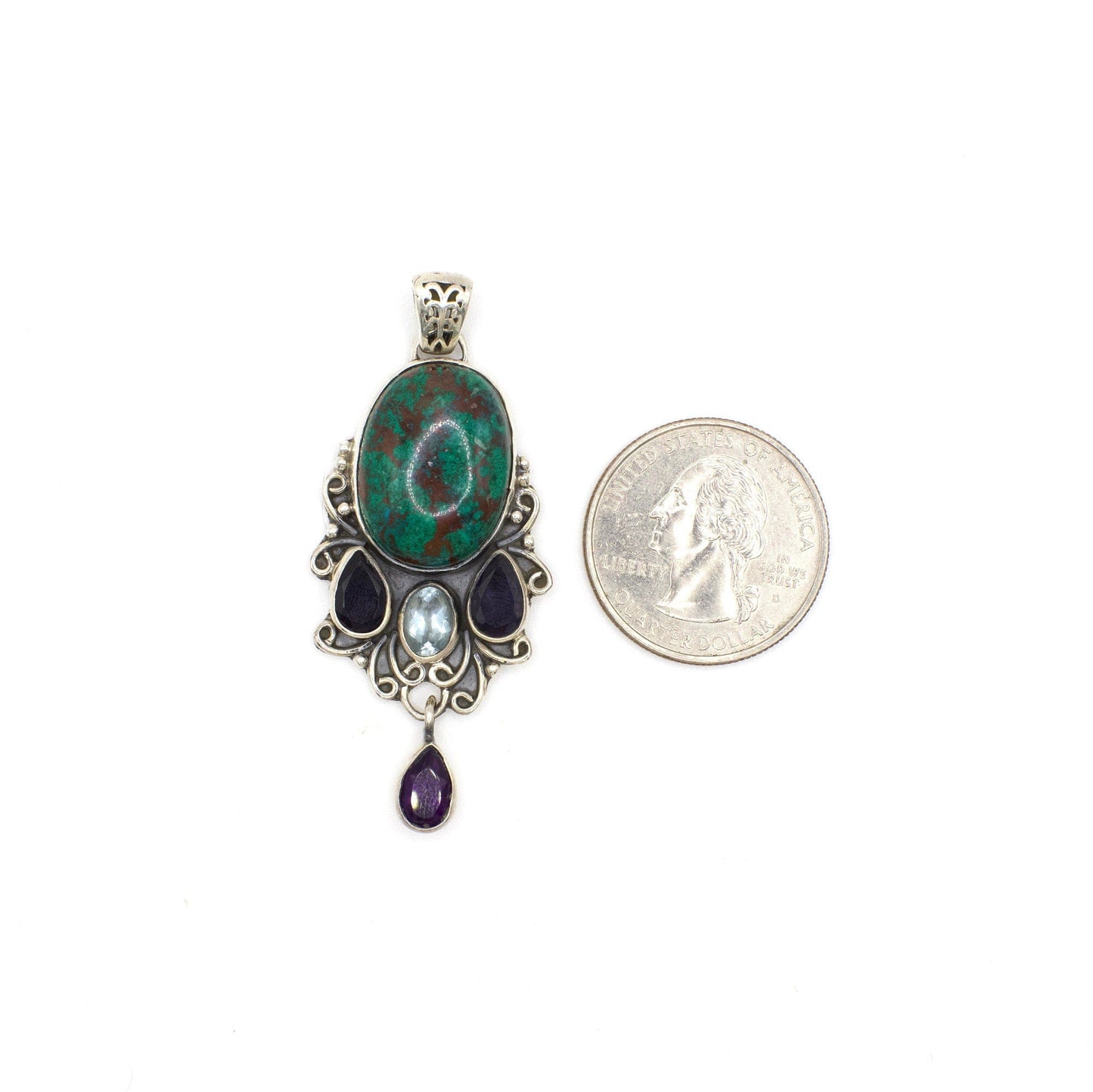 Vintage, handgefertigter australischer Chrysokoll-Anhänger mit echtem Blautopas, Iolith und Amethyst
