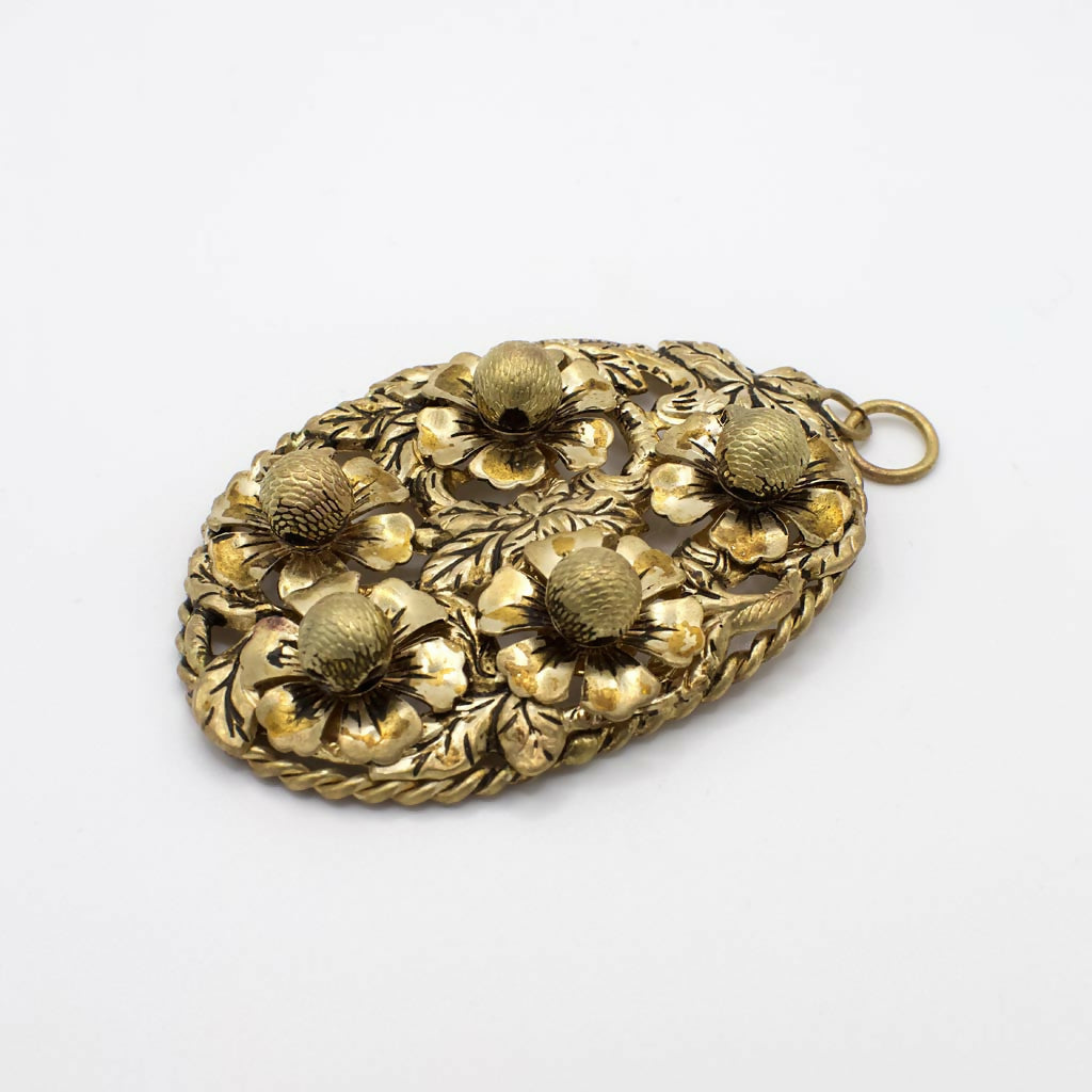 Vintage Florales Messing-Filigran-Anhänger, oval