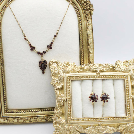 Vintage Collier und Ohrring-Set aus den 1930er Jahren, signiert „Germany“, Granat, aus 10 Karat massivem Gelbgold
