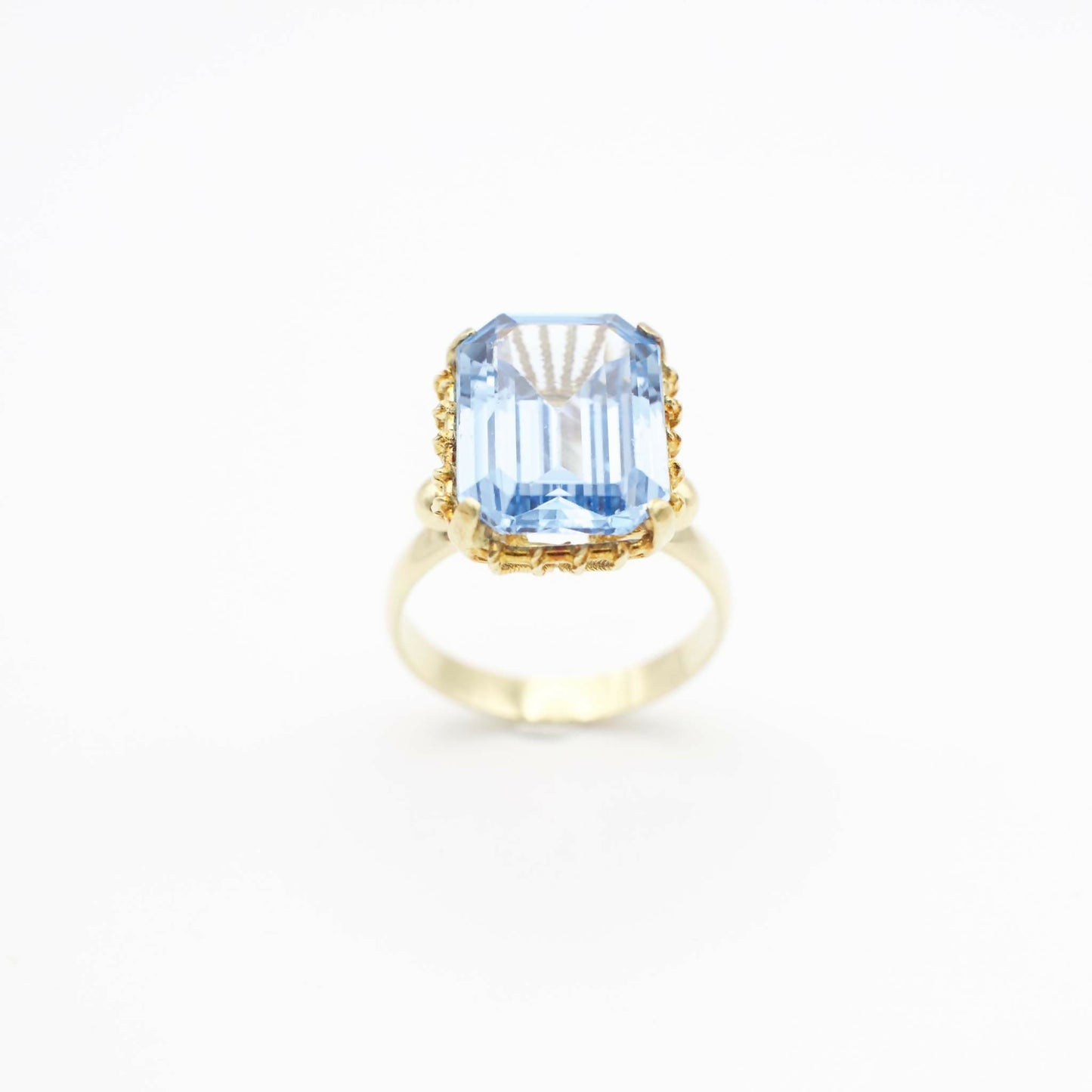 Vintage-Cocktailring mit blauem Spinell aus massivem 18K Gelbgold