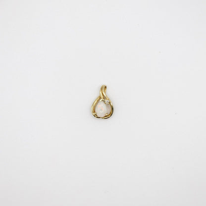 Vintage 14K Plumb Gelbgold Opalanhänger mit echtem Diamant