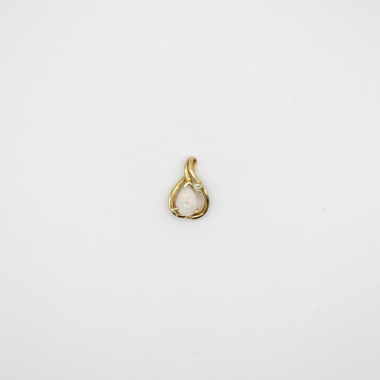 Vintage 14K Plumb Gelbgold Opalanhänger mit echtem Diamant