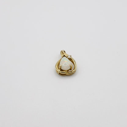 Vintage 14K Plumb Gelbgold Opalanhänger mit echtem Diamant