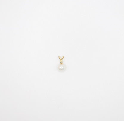 Vintage Charm aus 14K Gelbgold mit weißen Perlen und echten Diamanten