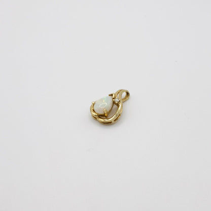 Vintage 14K Plumb Gelbgold Opalanhänger mit echtem Diamant